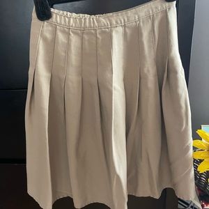 Never worn women’s school dress skirt/ tan/ size: small/ length: 17 inches